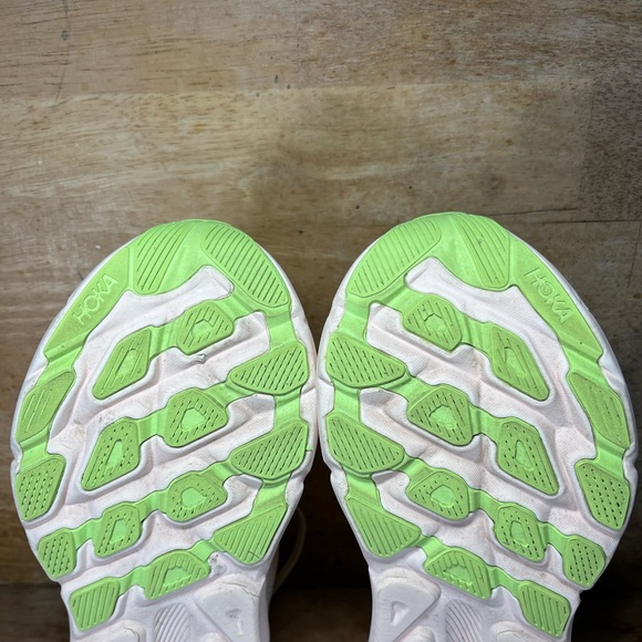 Hoka One One Clifton 9 REFLECTIVE Womens Size 7.5 Running Shoes Sneakers Vanilla - Picture 10 of 12